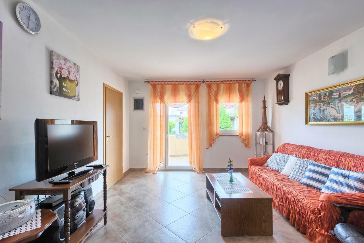 Haus Glavani Barban エクステリア 写真