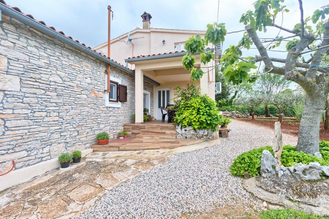 Haus Glavani Barban エクステリア 写真